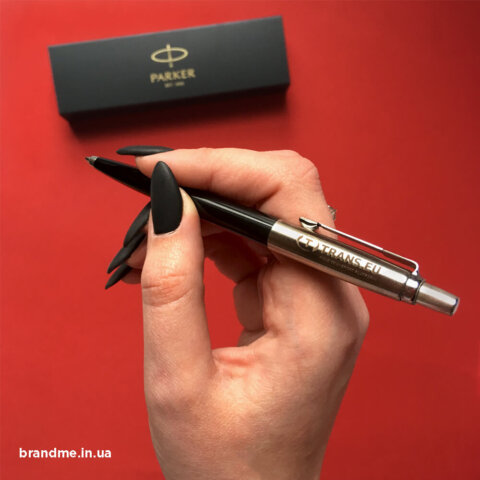 Гравировка на ручках PARKER для логистической компании