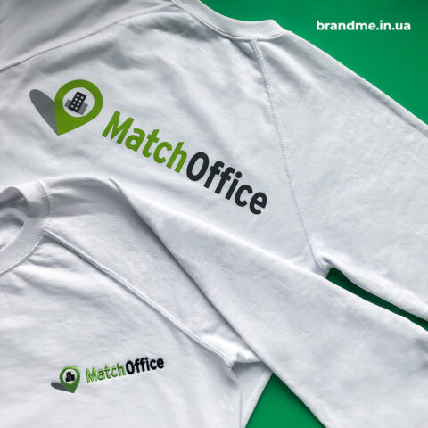 Брендированная одежда с вышивкой для компании 