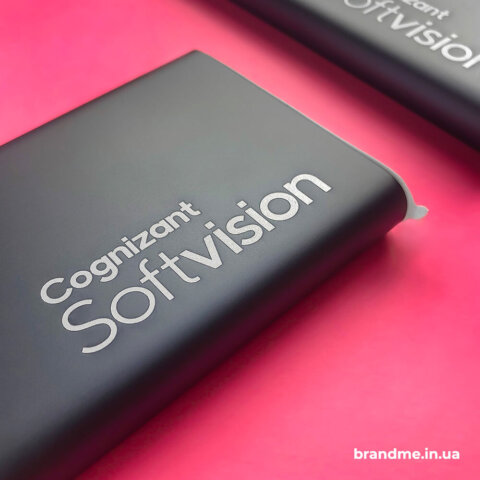 Павербанки с гравировкой для ІТ-компании 