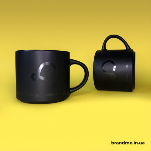 Стильные матовые керамические чашки с нанесением черного цвета для IТ-компании Lvivity