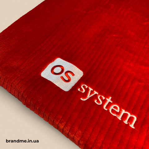 Плед с вышитым логотипом