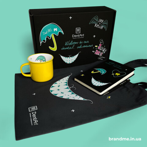 Комплекс яркого мерча для 