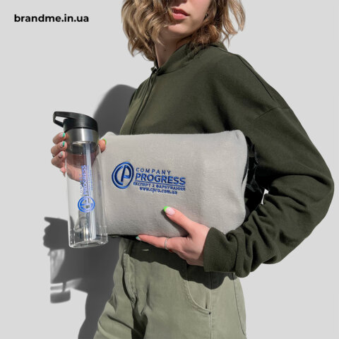 Комплекс с брендированным пледом и бутылкой для воды Company Progress