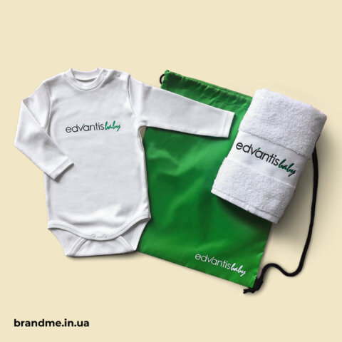 Боді для немовлят, рушник та сумка-рюкзак з логотипом для компанії 