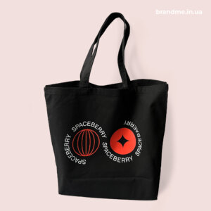 Шопер з логотипом Spaceberry — чорна сумка з принтом Чорна брендована сумка з логотипом Spaceberry і графічним принтом