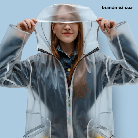 Прозорий матовий дощовик з капюшоном — можливість нанесення логотипу для брендування