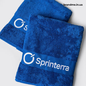 Фирменные полотенца Sprinterra с вышивкой логотипа Голубое полотенце Sprinterra с вышитым логотипом