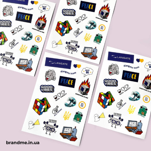 Изготовление брендированных стикерпаков