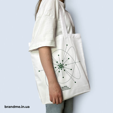 Білий шопер VedMa Booster з лаконічним графічним принтом