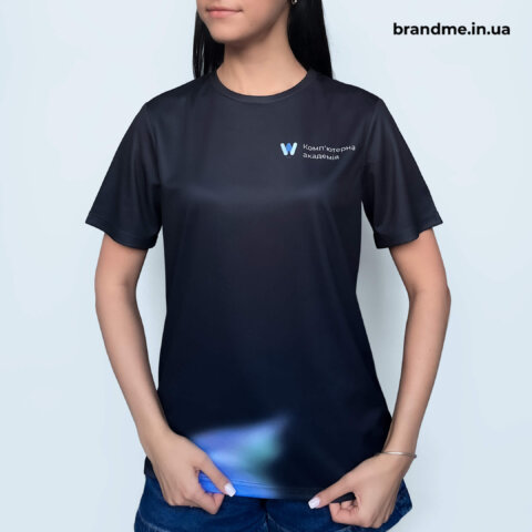 Темна спортивна футболка з логотипом Комп’ютерної Академії