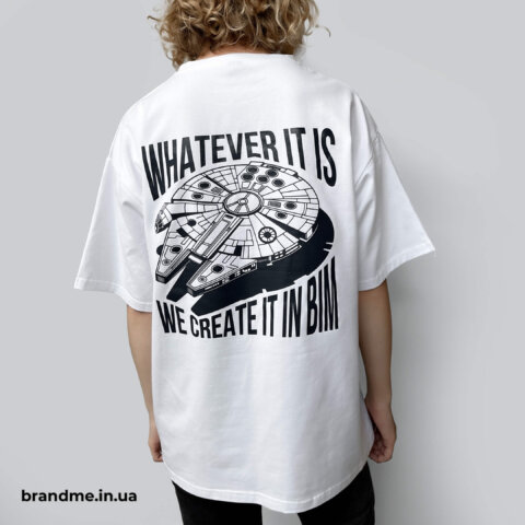 Друк на футболках: біла футболка з великим заднім принтом для компанії MAST