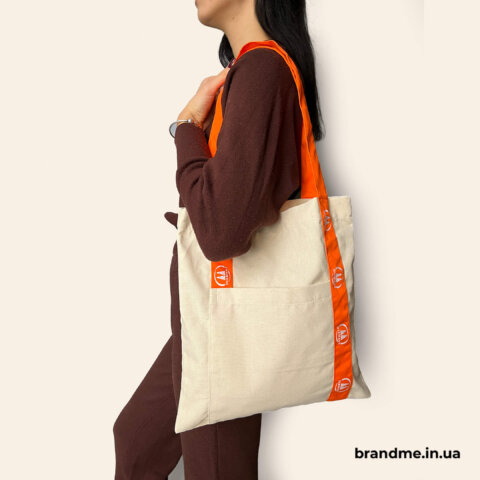 Брендована еко-сумка з логотипом Damian — індивідуальне виготовлення. Фото 10 | BRANDME Брендована еко-сумка з логотипом Damian та помаранчевими ручками