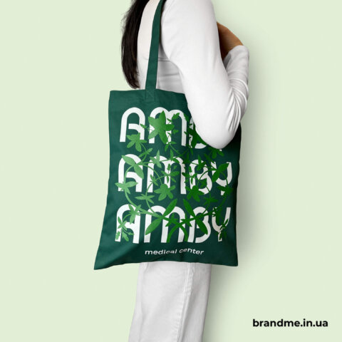 Друк на шопері з повнокольоровим дизайном. Фото 12 | BRANDME Друк на шопері з повнокольоровою графікою та великим логотипом на зеленій еко-сумці