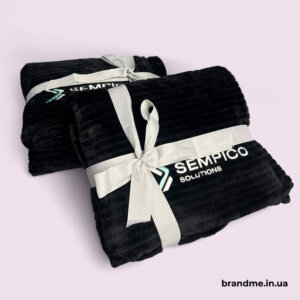Плед с логотипом SEMPICO, черный плед с вышивкой для корпоративного мерча