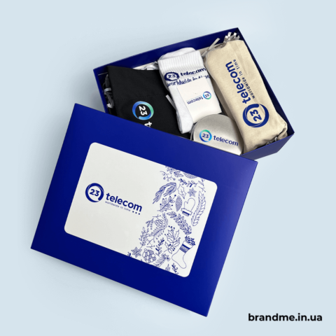 Брендований подарунковий бокс 23 telecom з шопером, шкарпетками, грою Дженга та свічкою