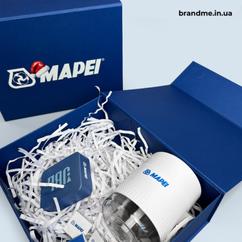 Подарочный набор MAPEI с техникой и брендированными сладостями