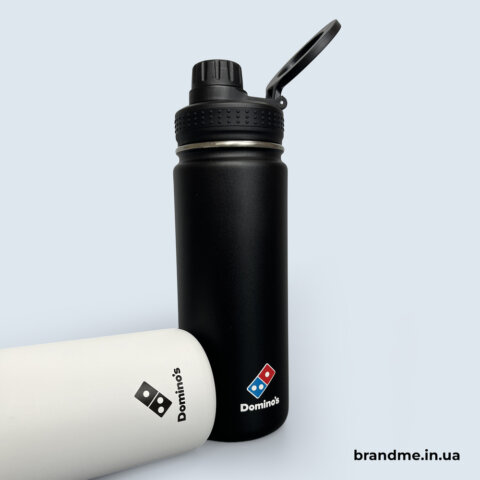 Брендовані термопляшки Domino’s з логотипом і магнітним тримачем для смартфона на кришці